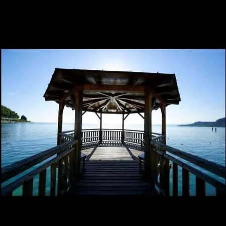 Lake Cris Apartment